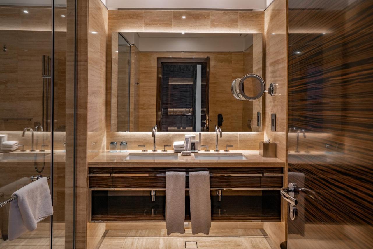 Hyde Hotel Dubai Bagian luar foto Bathroom