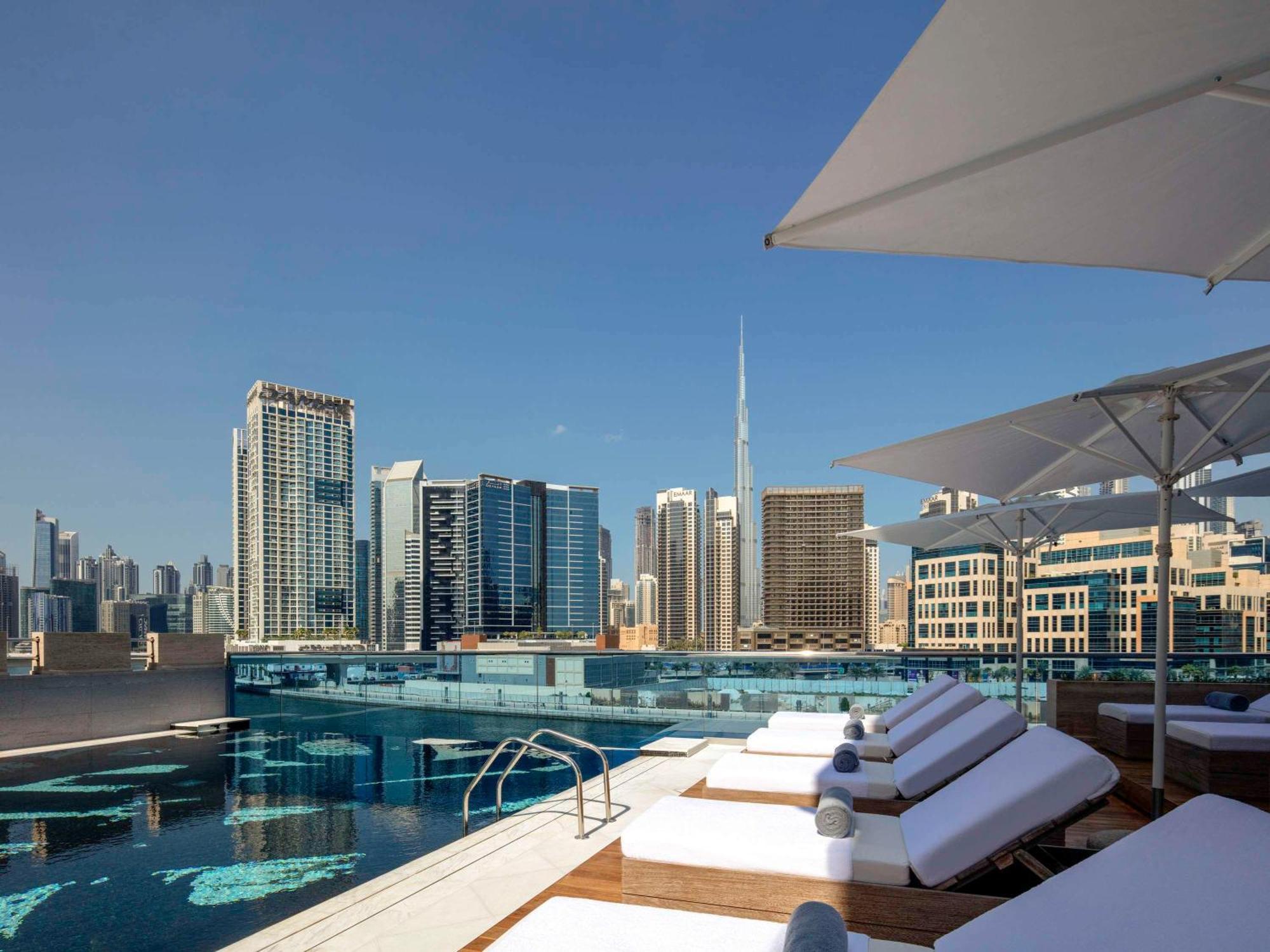 Hyde Hotel Dubai Bagian luar foto View from the rooftop pool