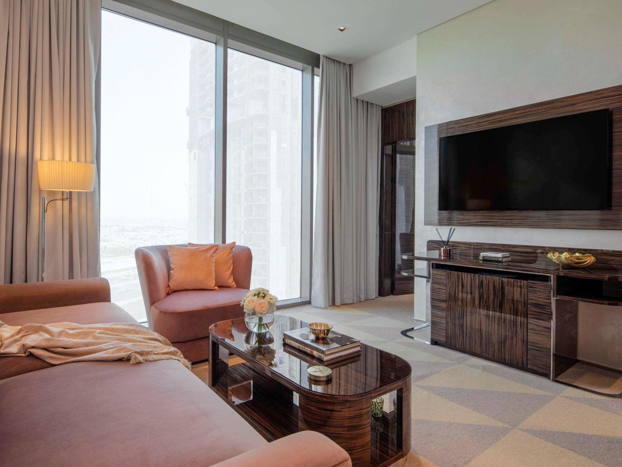Hyde Hotel Dubai Bagian luar foto A suite at the hotel
